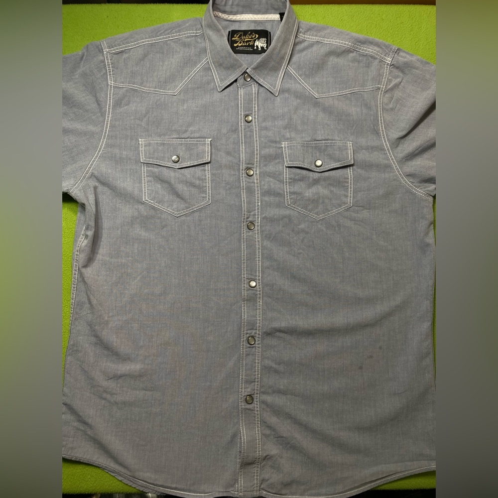 GREY BUTTON UP *AS IS* bundle other items to save more 💰✨‼️
